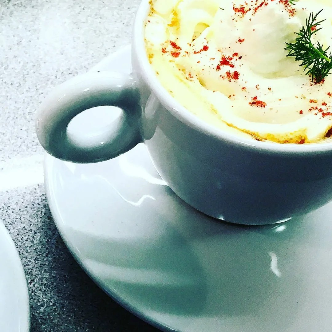 Image alt description