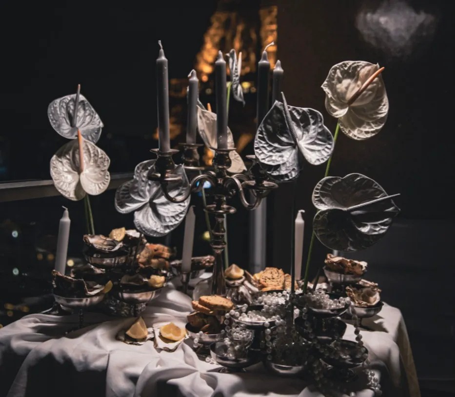 Image alt description