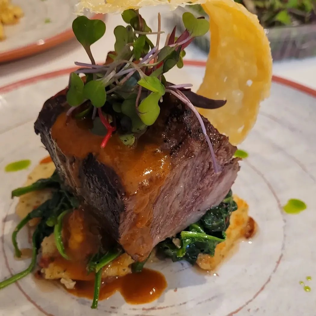 Image alt description