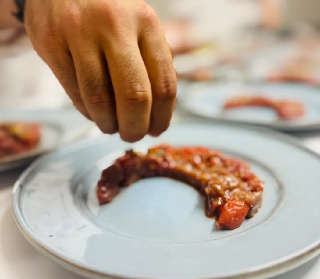 Image alt description