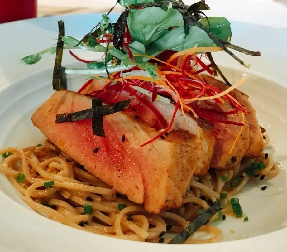 Image alt description