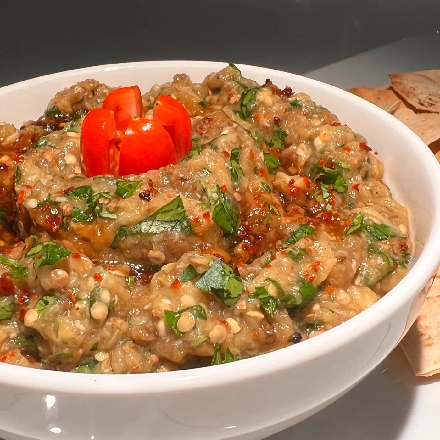 Image alt description