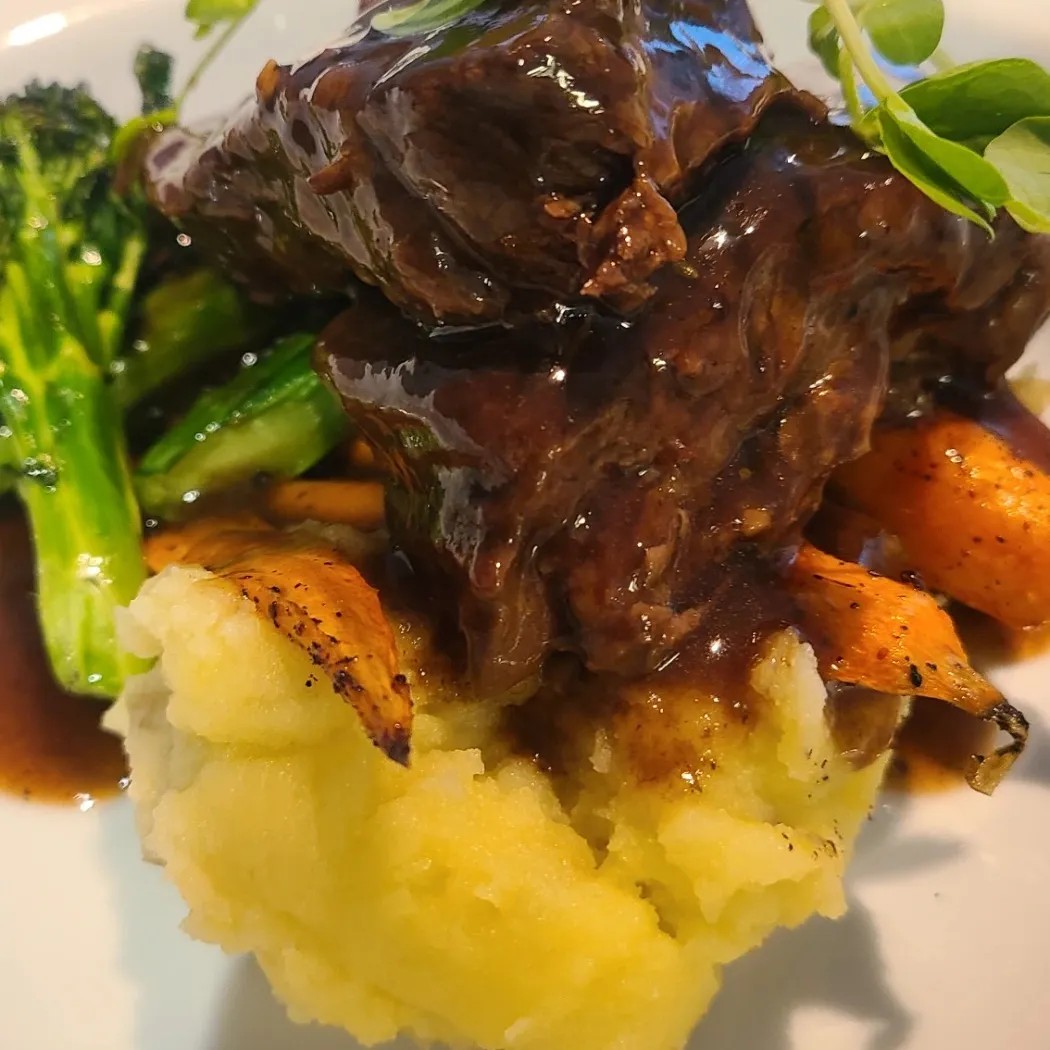 Image alt description