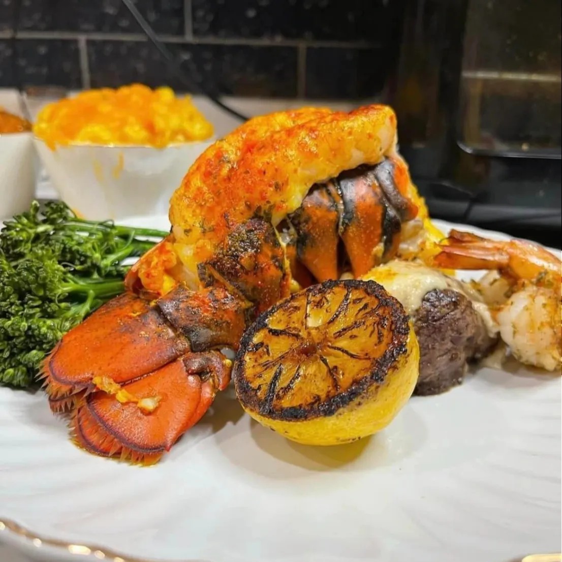 Image alt description