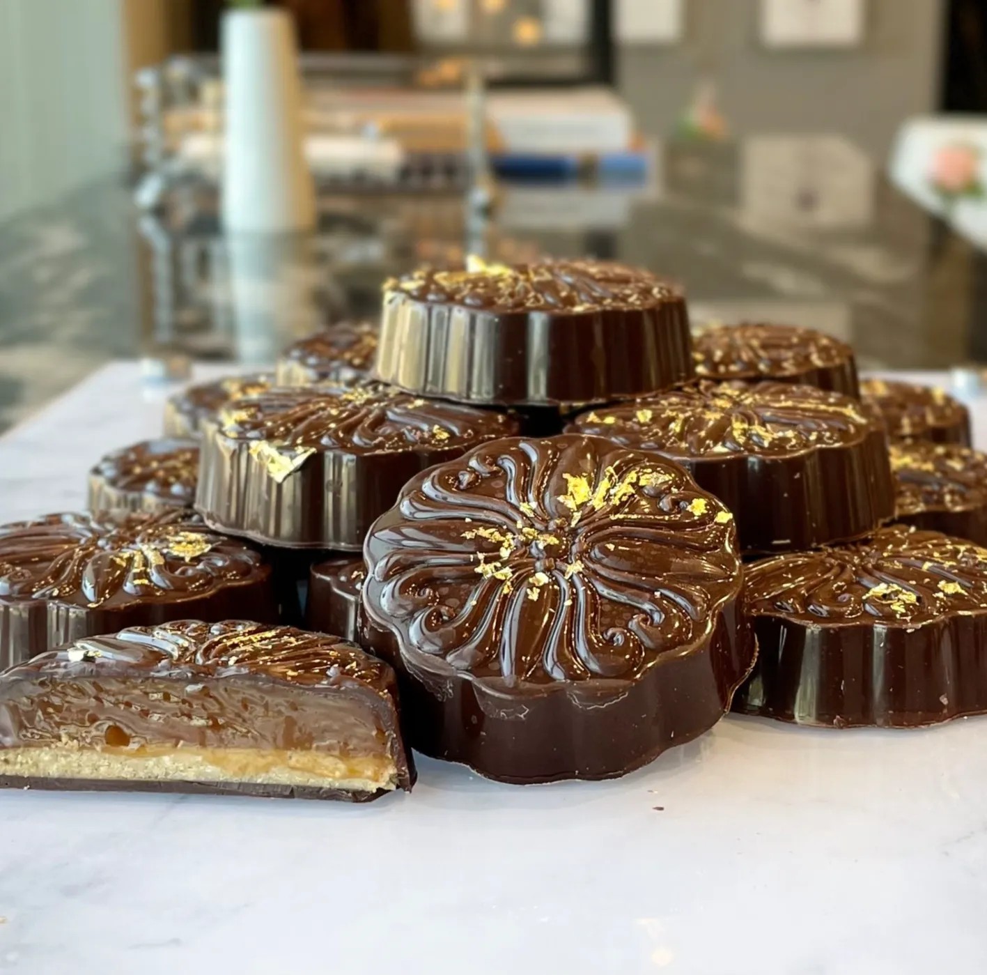 Image alt description