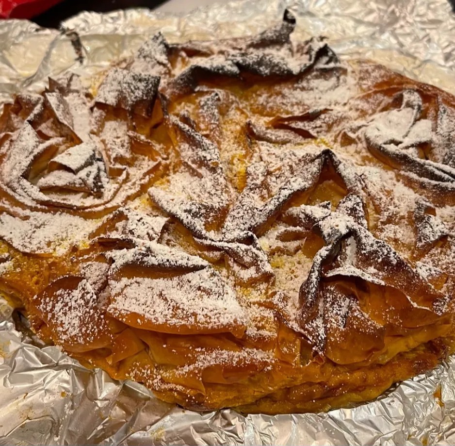 Image alt description