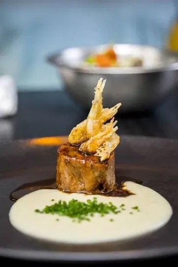 Image alt description