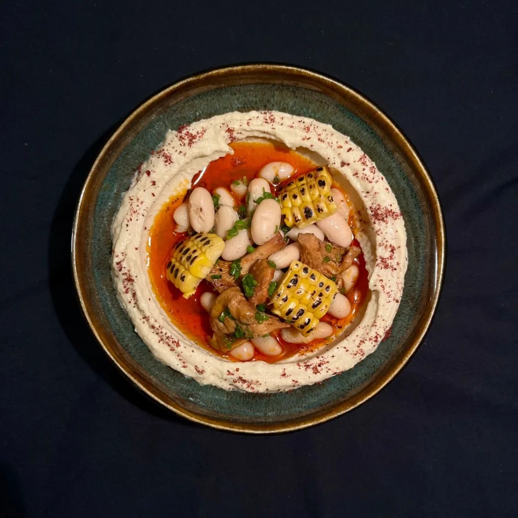 Image alt description