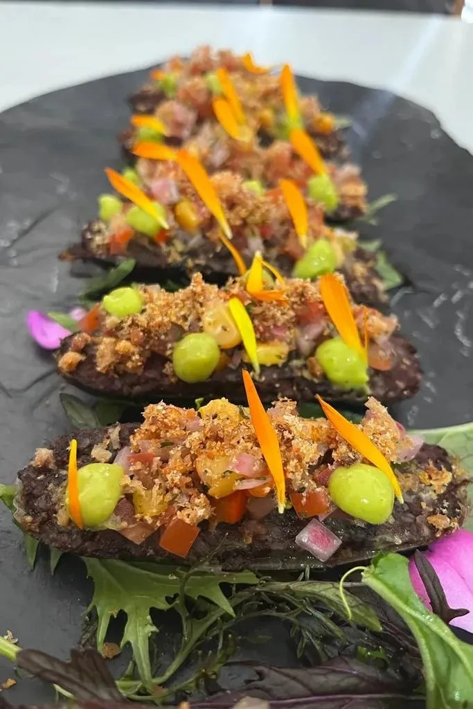 Image alt description