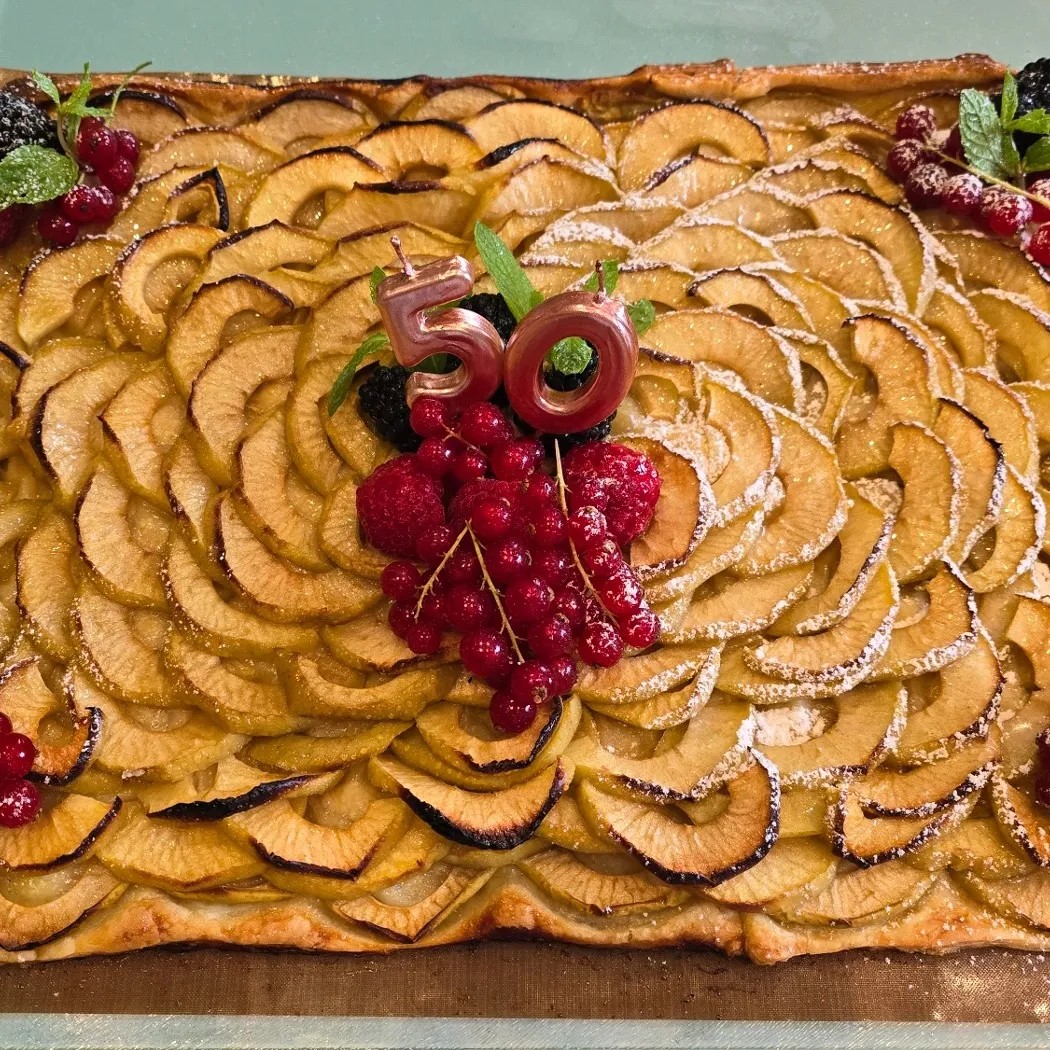 Image alt description