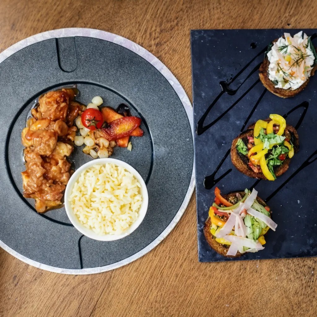 Image alt description