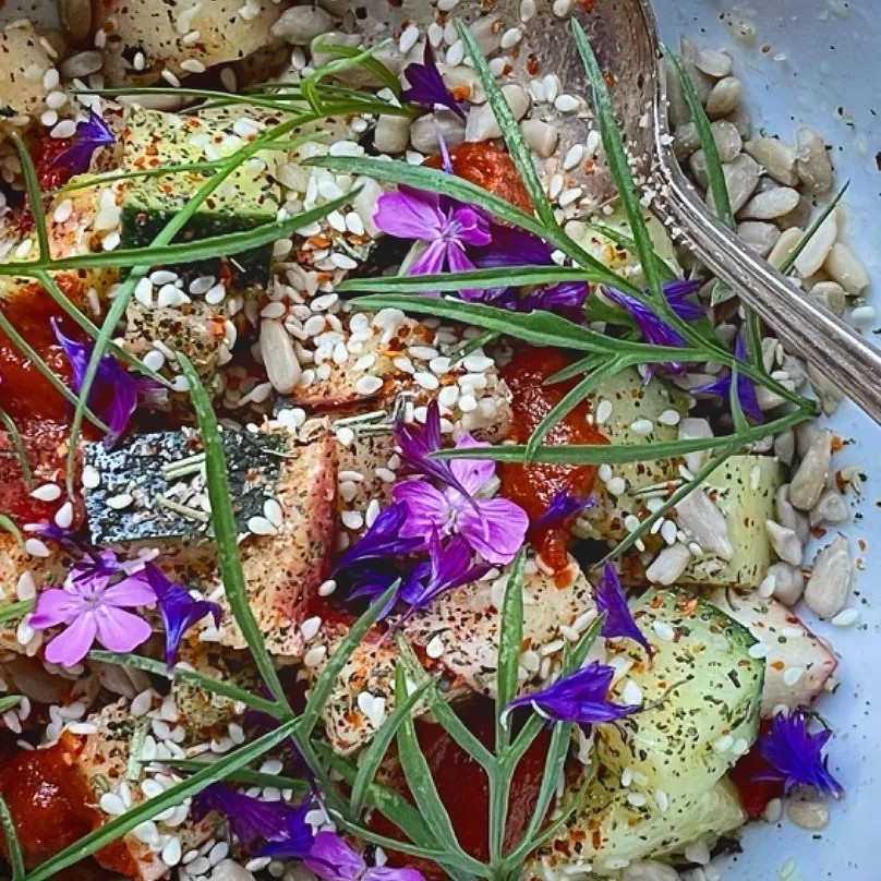 Image alt description