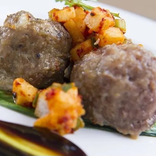 Image alt description