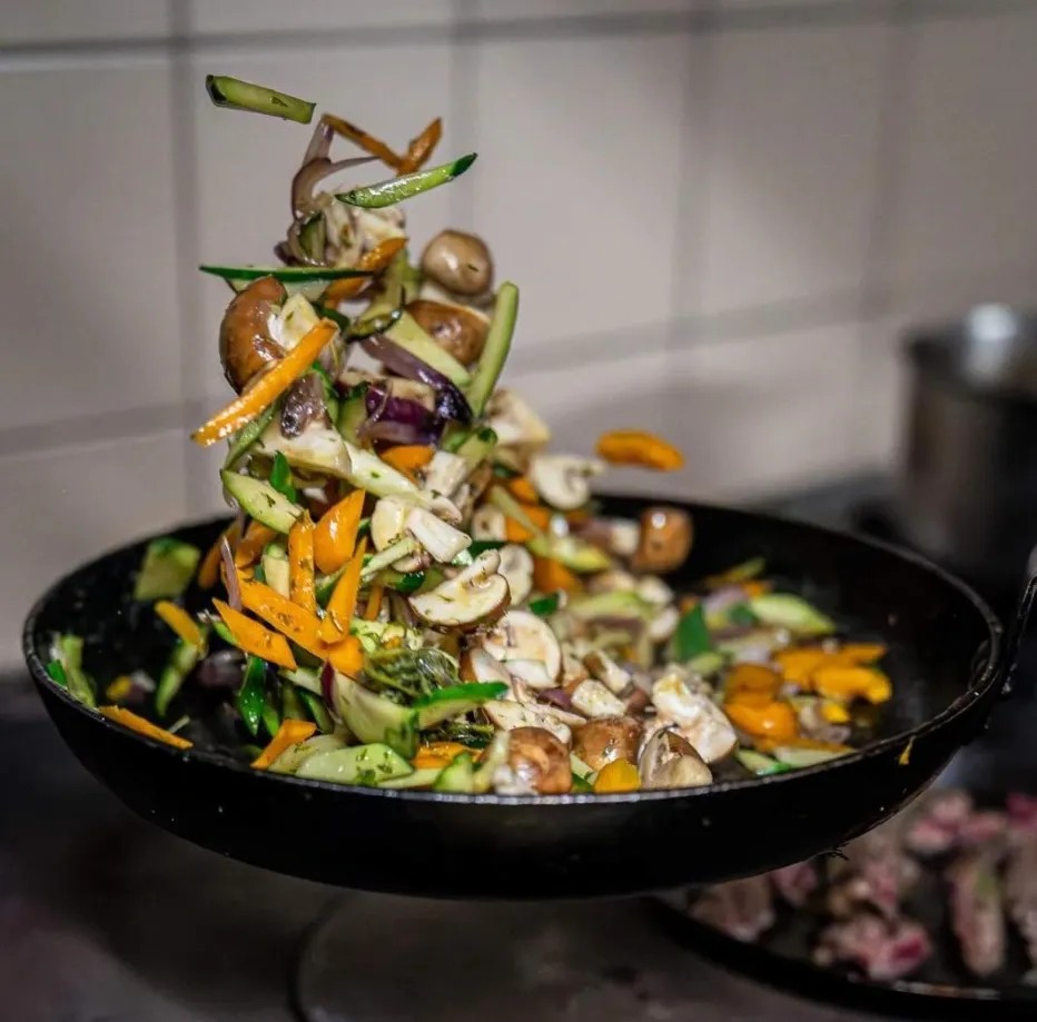 Image alt description