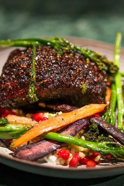 Image alt description