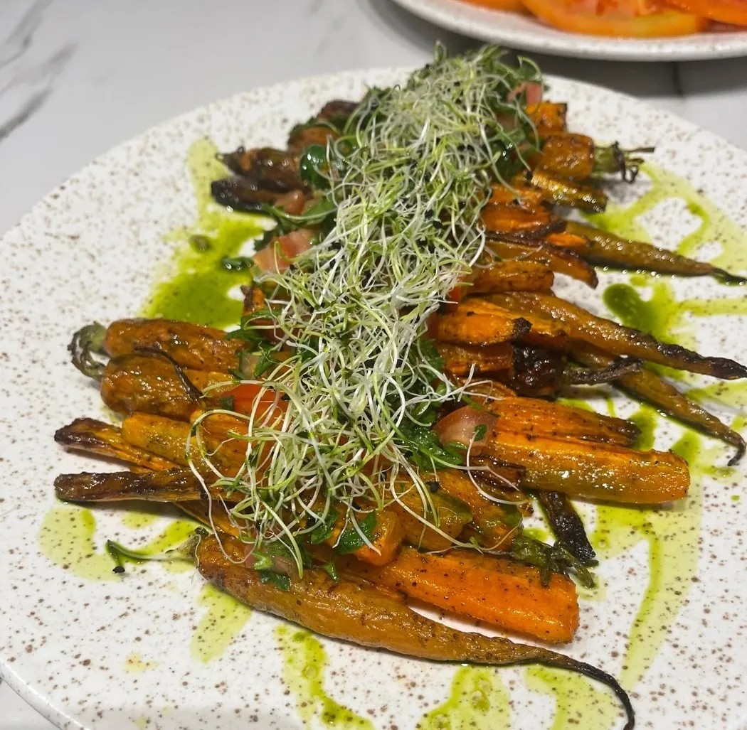 Image alt description