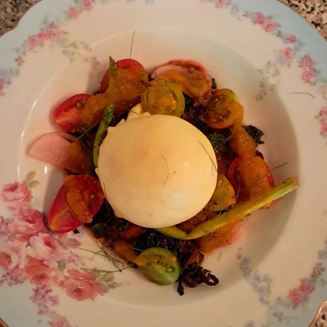 Image alt description