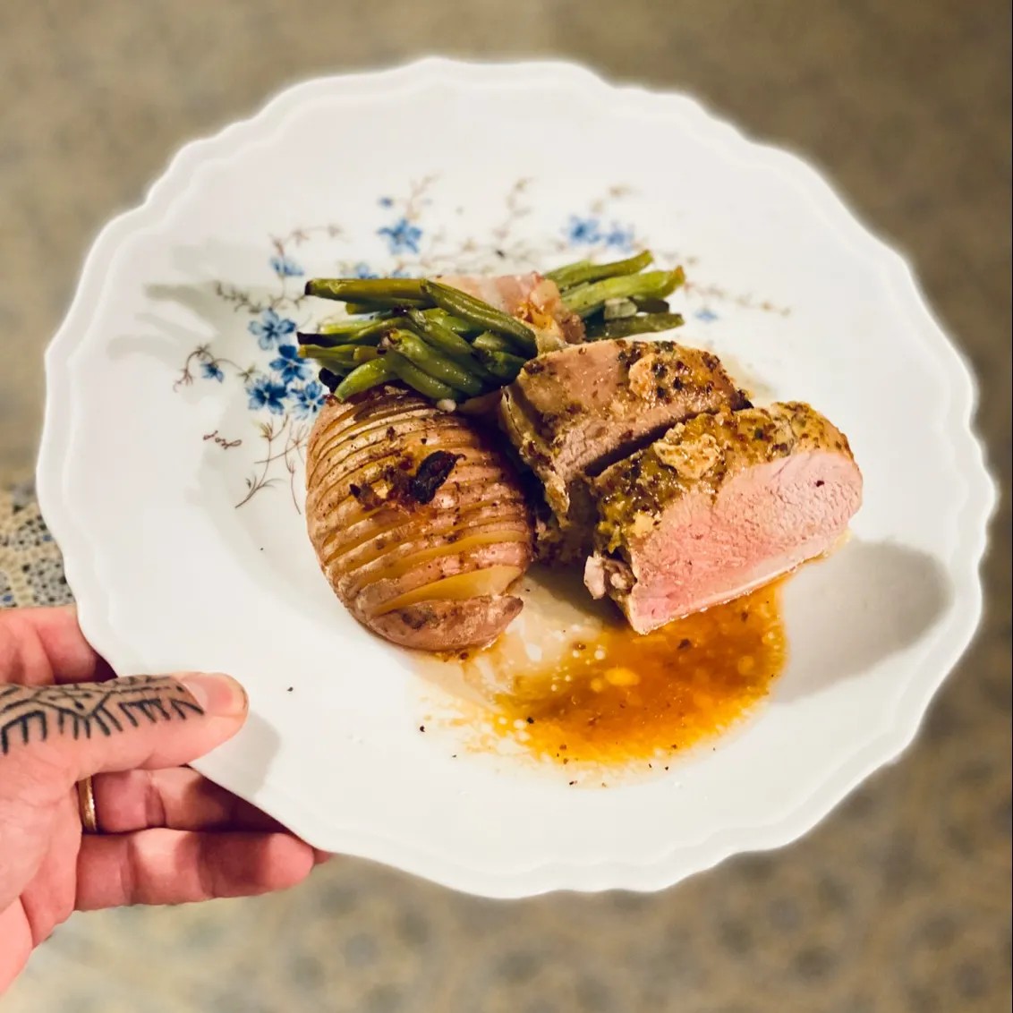 Image alt description