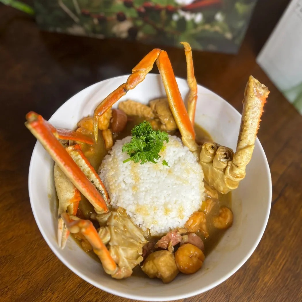 Image alt description