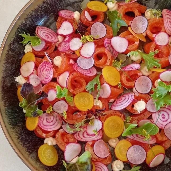 Image alt description