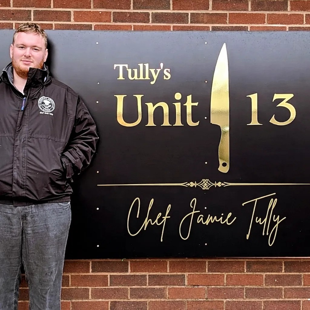 Image alt description