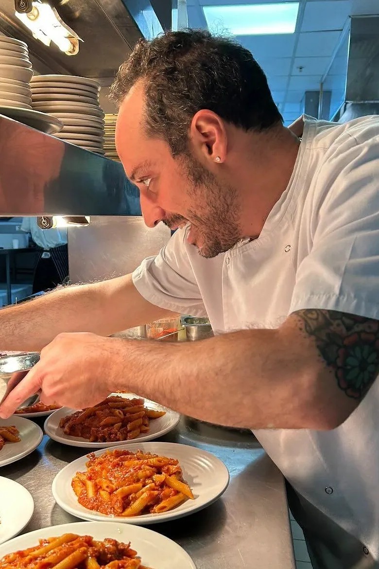 Image alt description