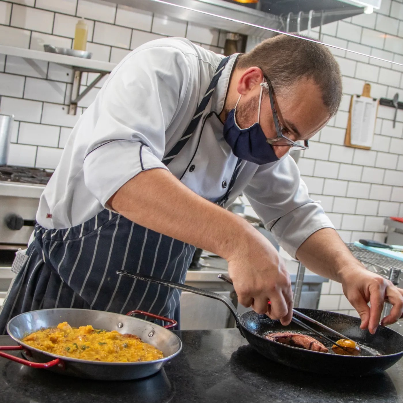 Image alt description