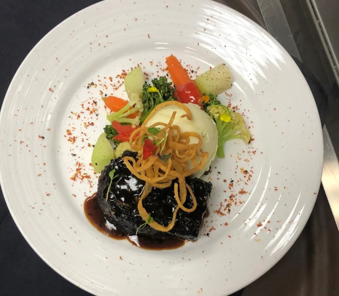 Image alt description