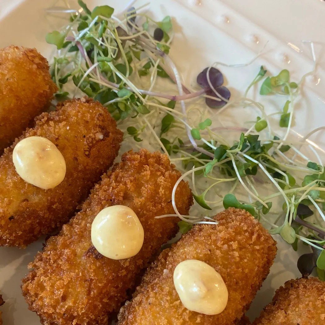 Image alt description