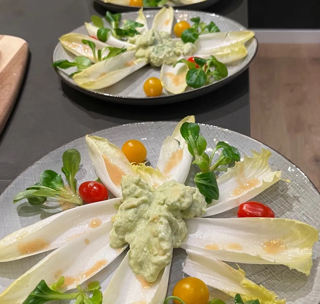 Image alt description