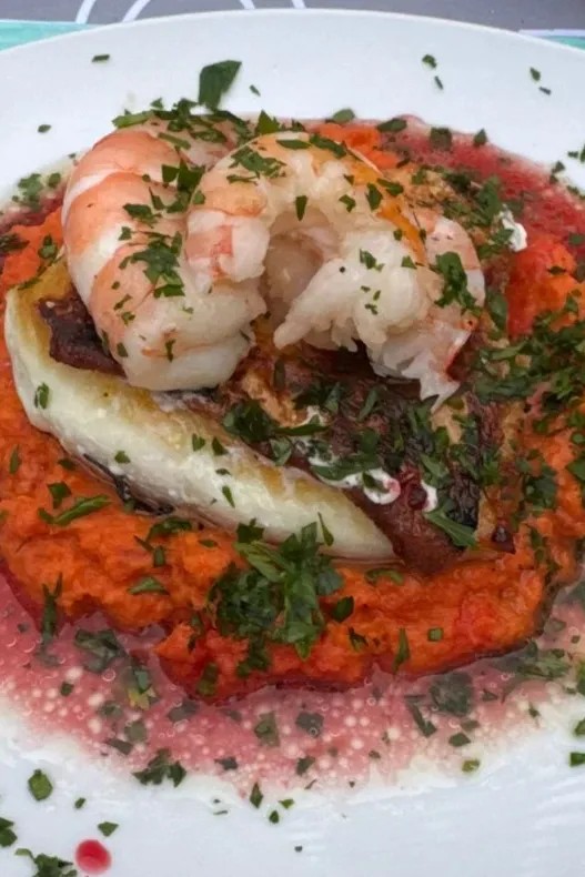 Image alt description