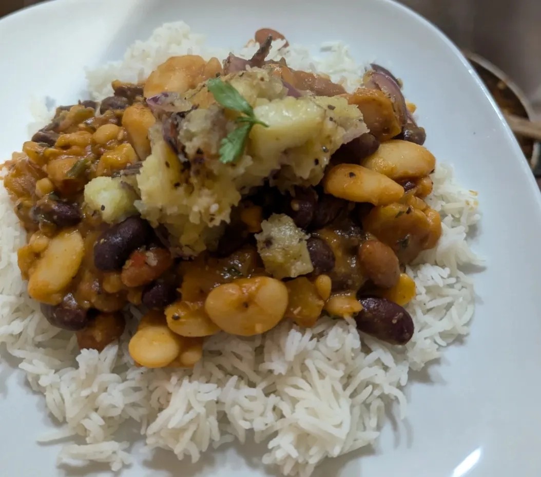 Image alt description