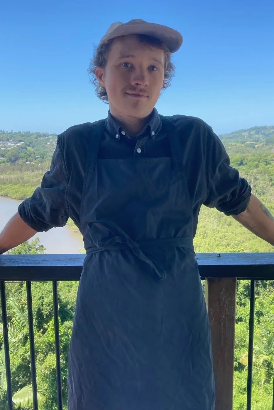 Image alt description