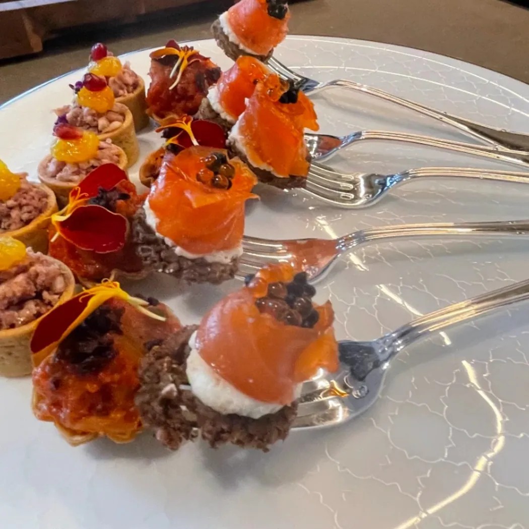 Image alt description