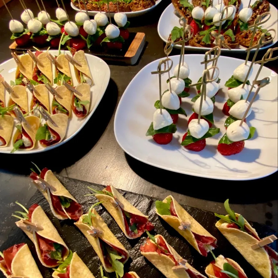 Image alt description