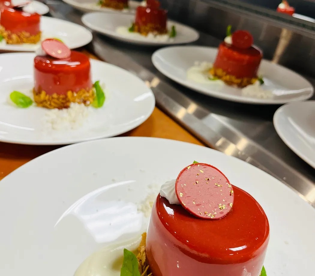 Image alt description