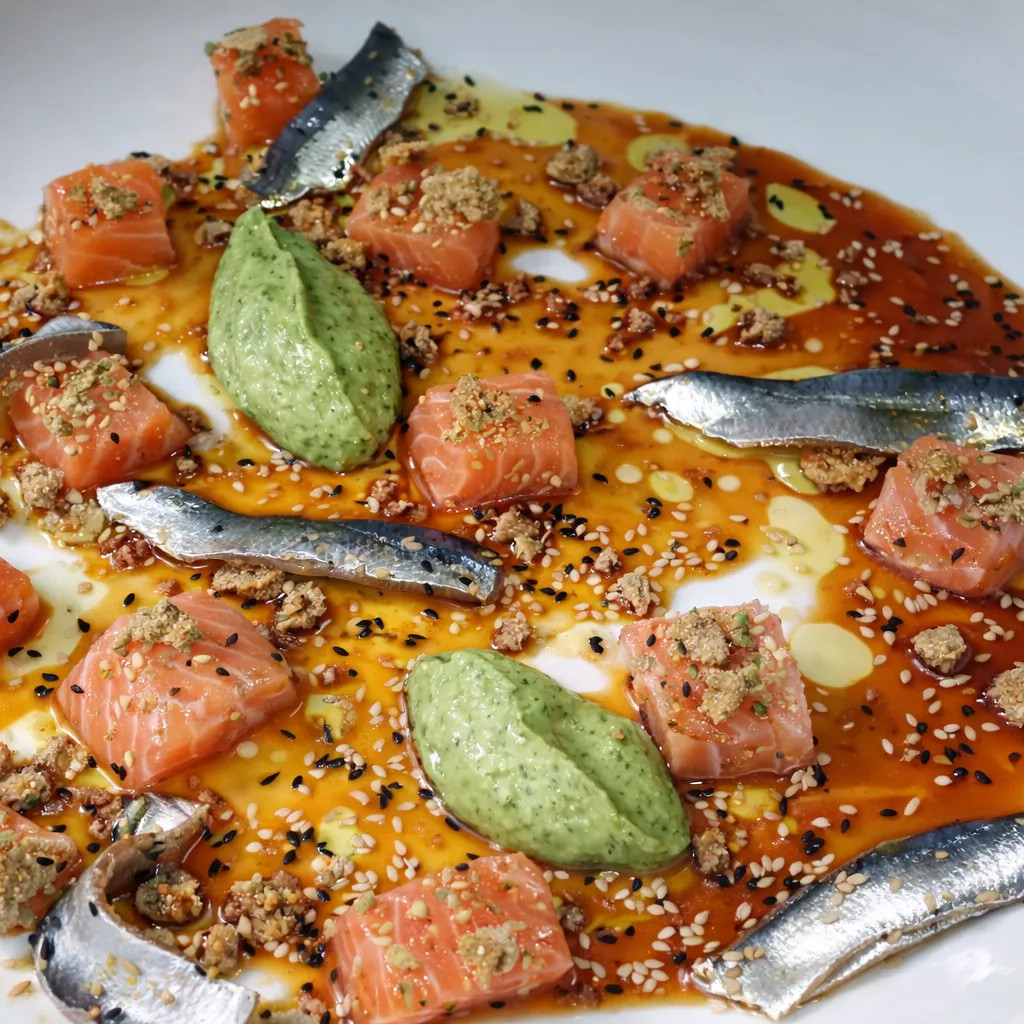 Image alt description