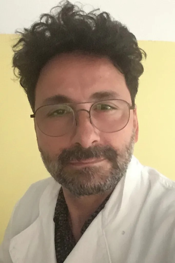 Image alt description