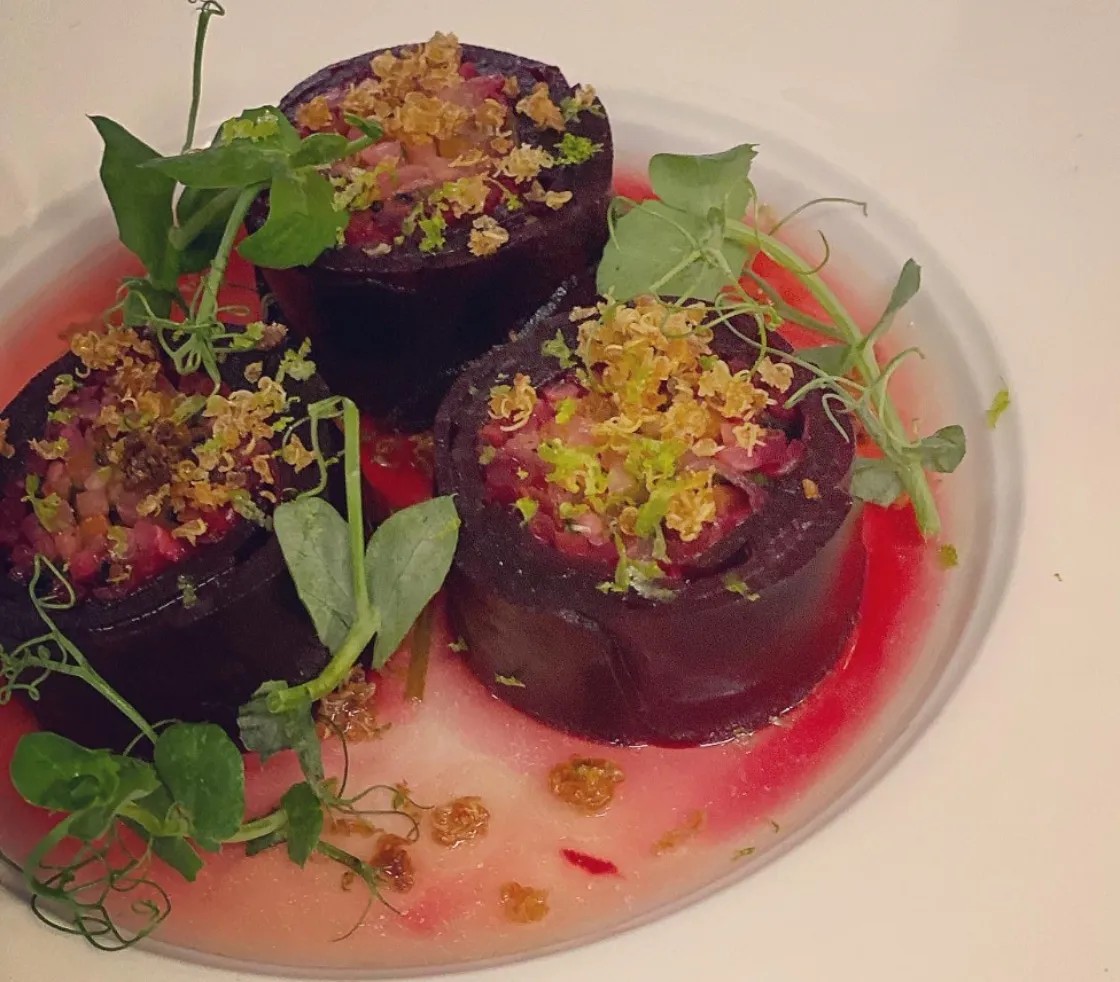 Image alt description