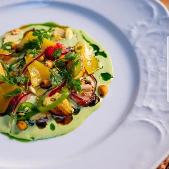 Image alt description