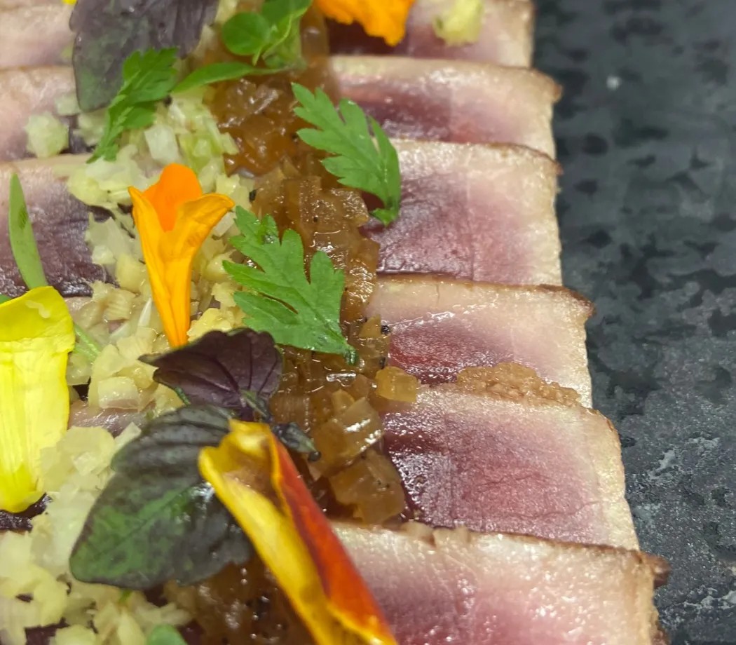 Image alt description