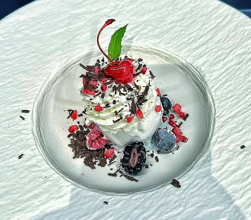 Image alt description