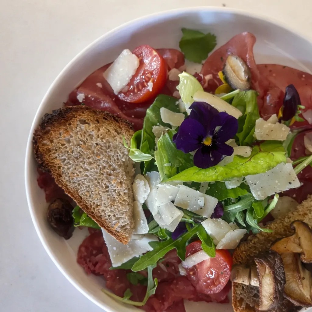 Image alt description