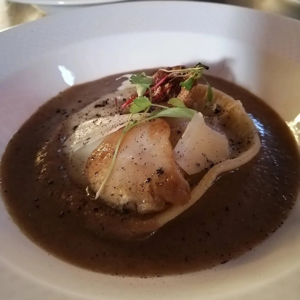 Image alt description