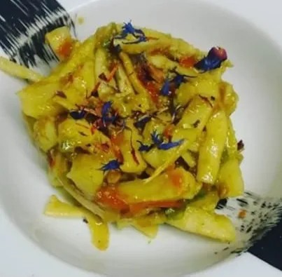 Image alt description