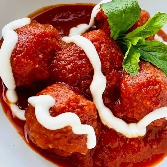 Image alt description