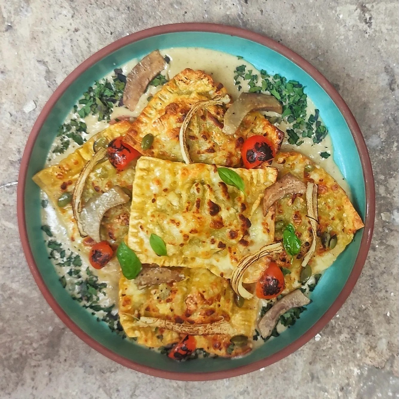 Image alt description