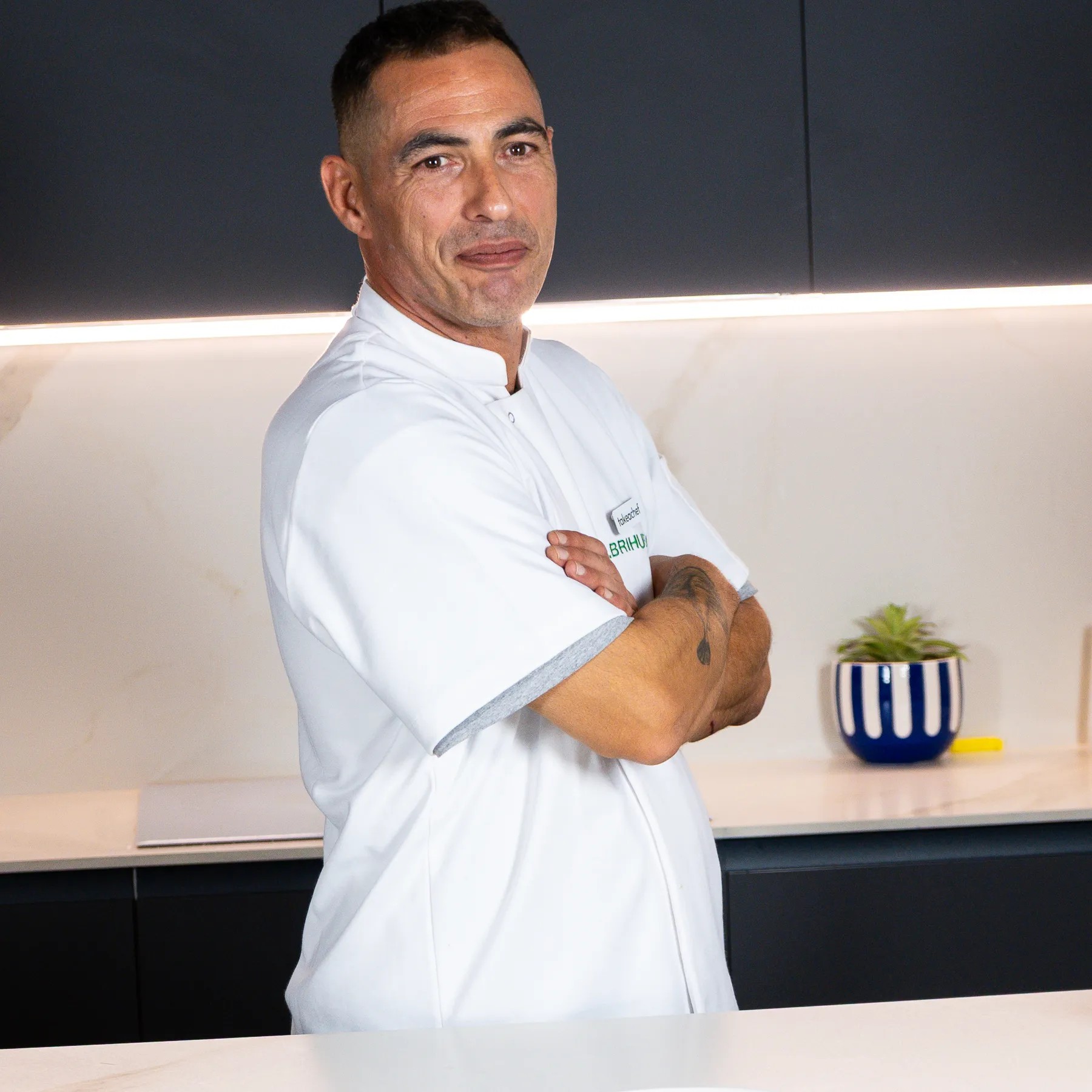 Image alt description