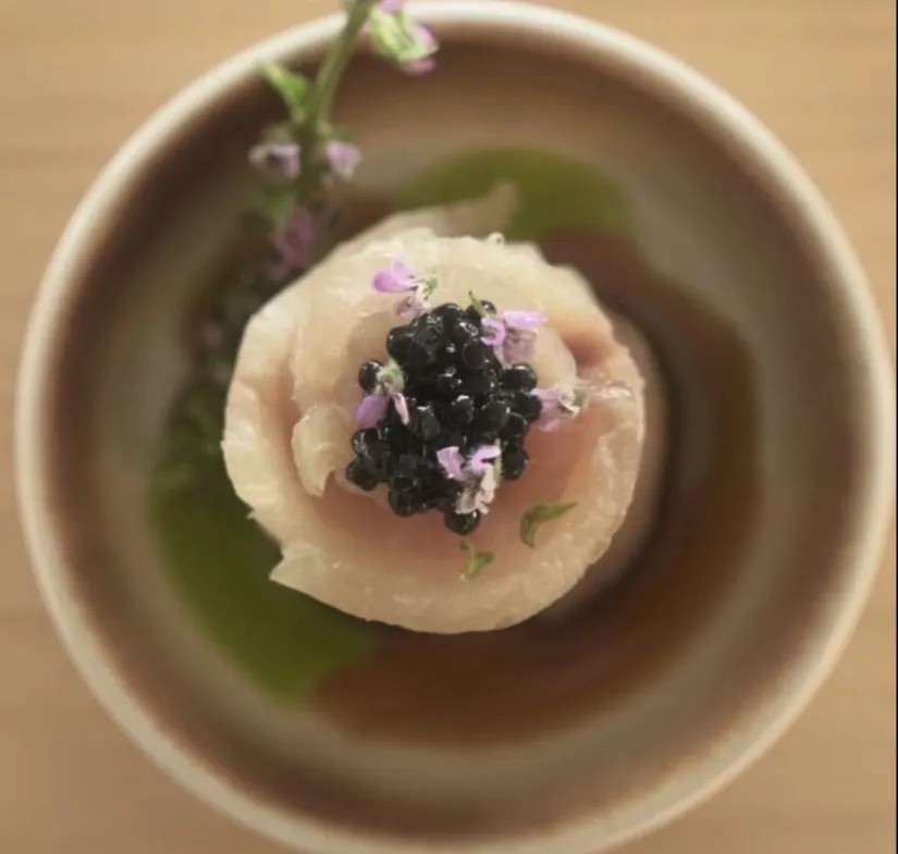 Image alt description