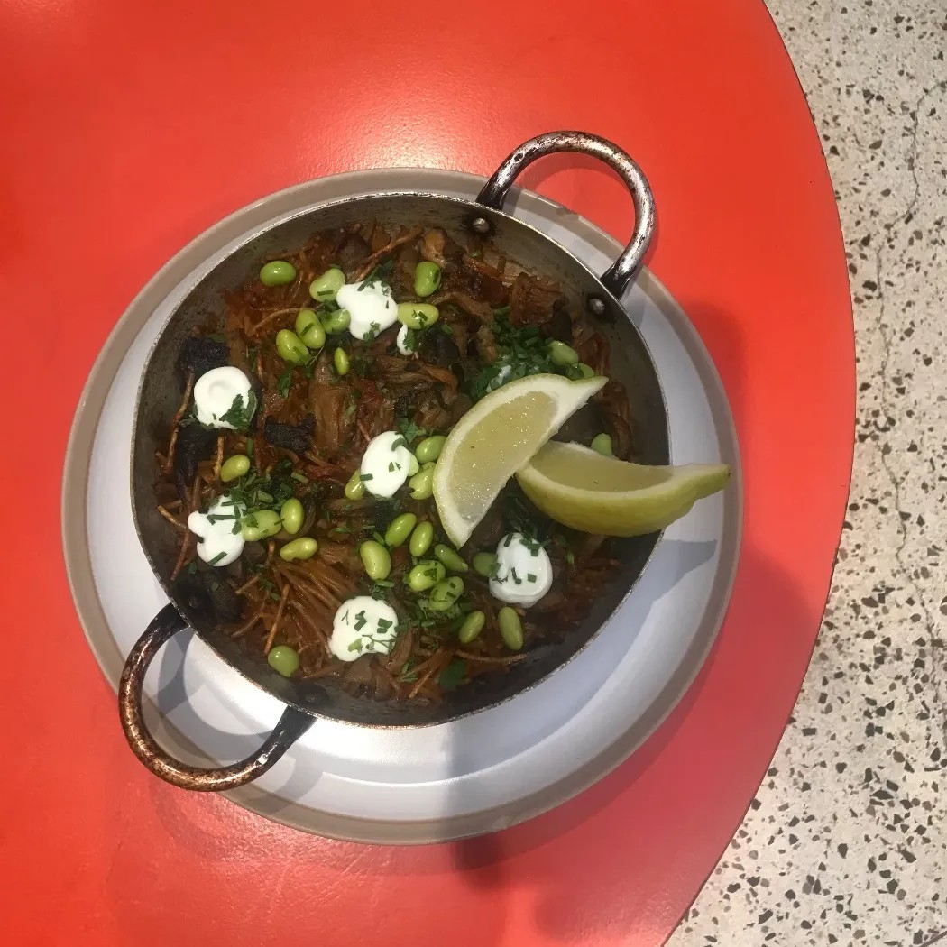 Image alt description